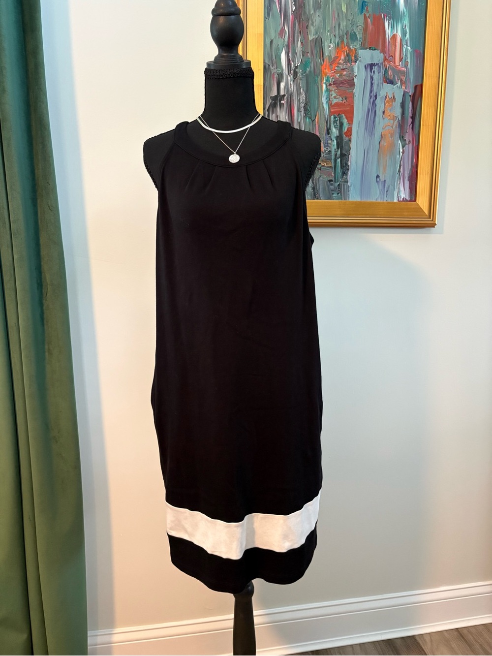 New York & Company Black and White Sleeveless Midi Shift Dress
